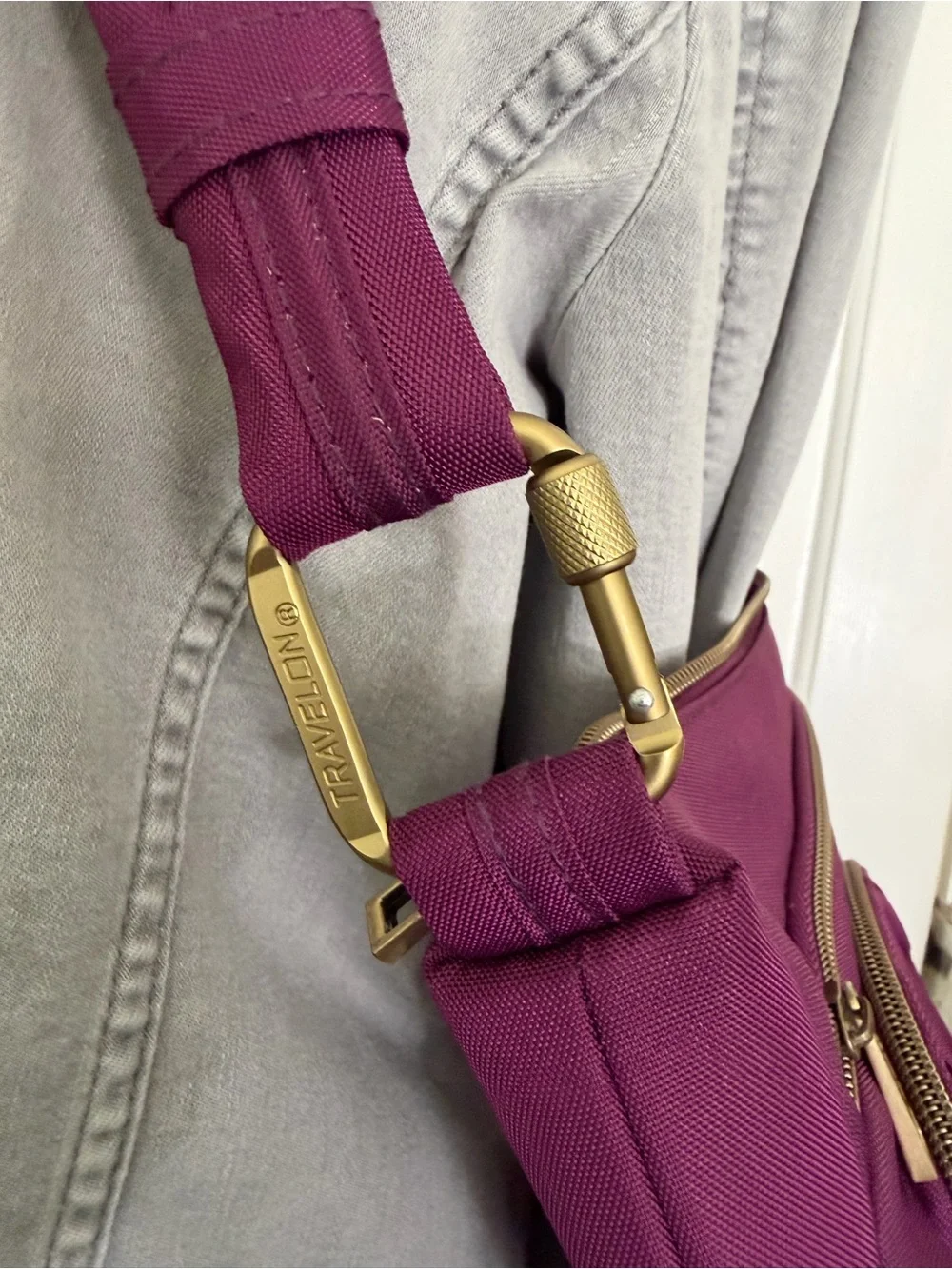 Travelon Stylish Crossbody shoulder Bag with wallet